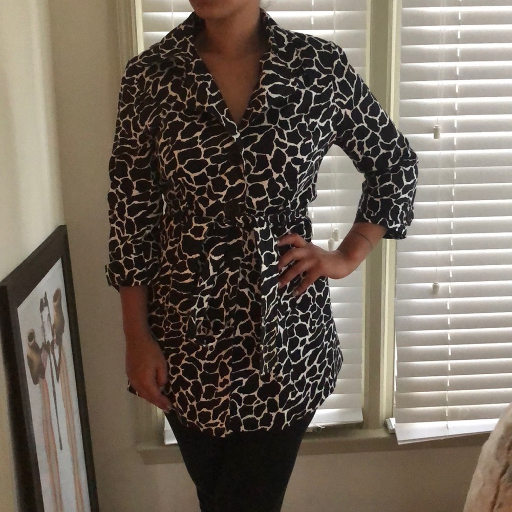 3 quarter sleeve black/white trench